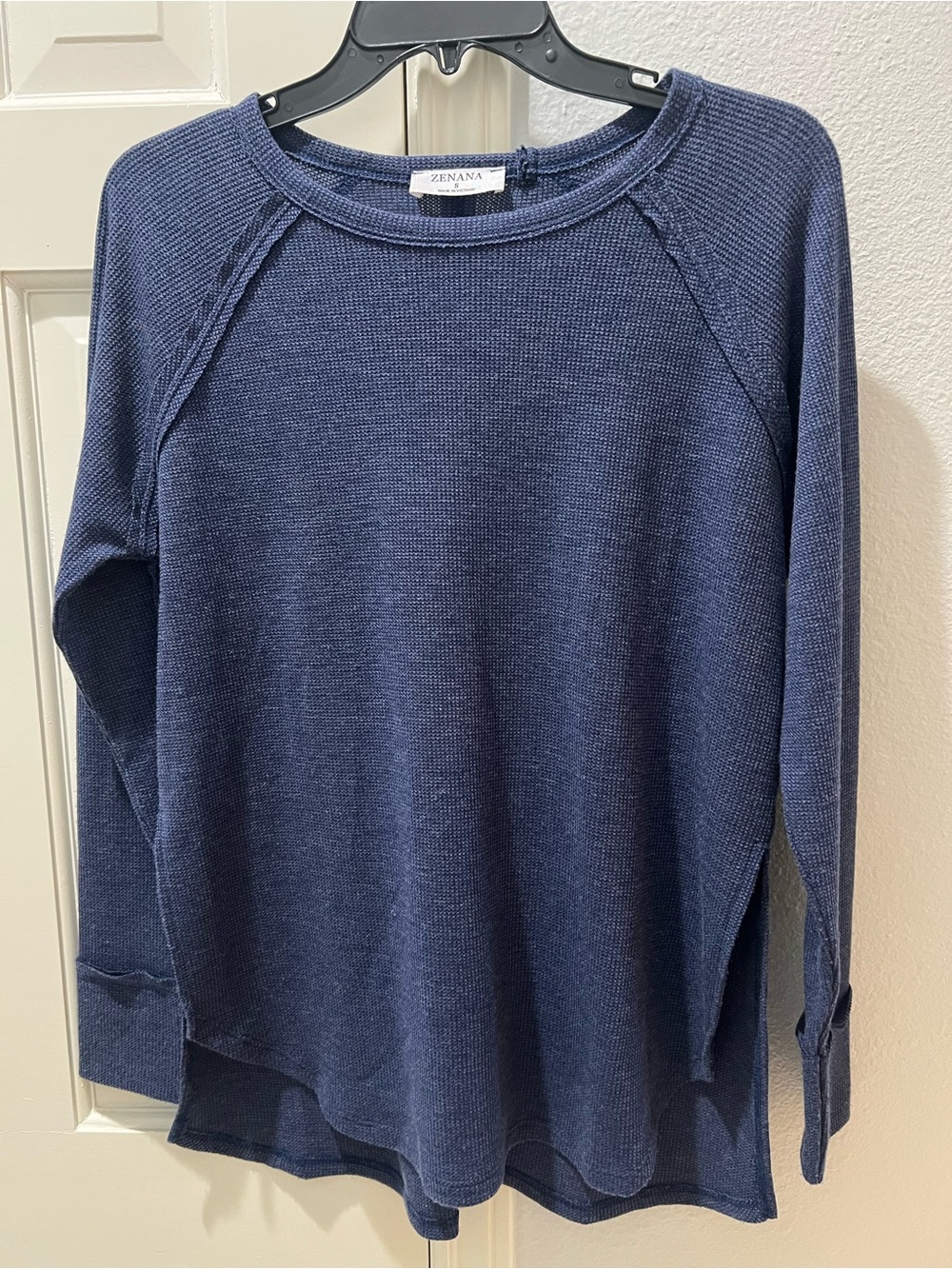 Zenana Outfitters Navy Knit Scoop Neck Top Size Small